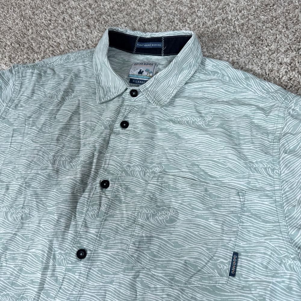 Baja Llama Shirt Mens XL Green Wave Print Short Sleeve Button‎ Up Beachy Coastal